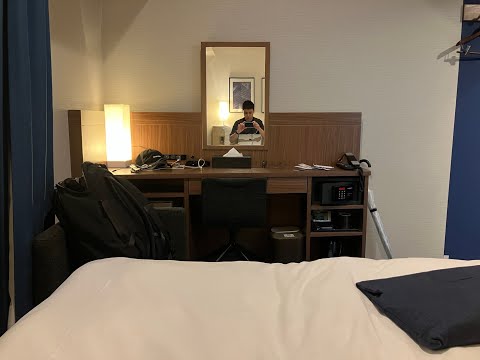 出張先のホテルから生配信。（動画）